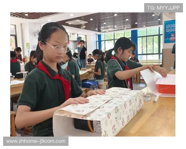 足球校队训练场景：激发潜能与团队协作的日常磨砺之旅